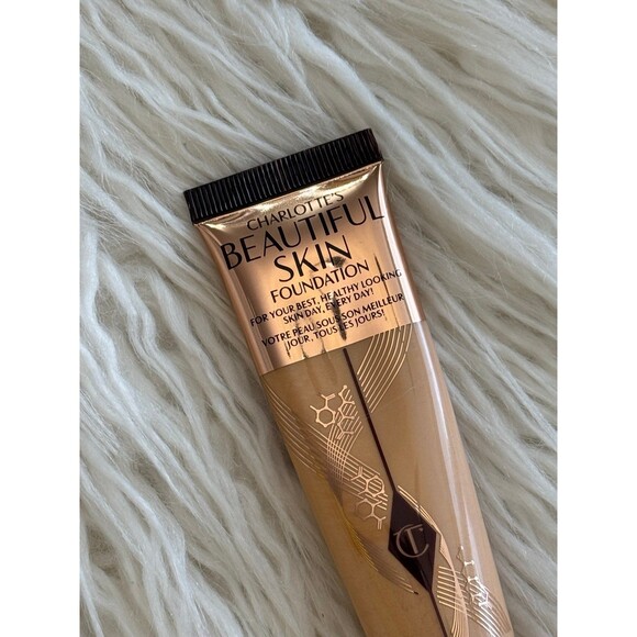 Charlotte Tilbury Beautiful Skin Foundation 2 Neutral - Picture 4 of 8